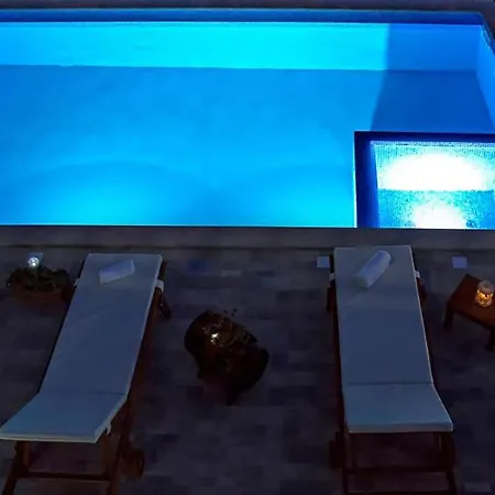 Awesome In With Jacuzzi